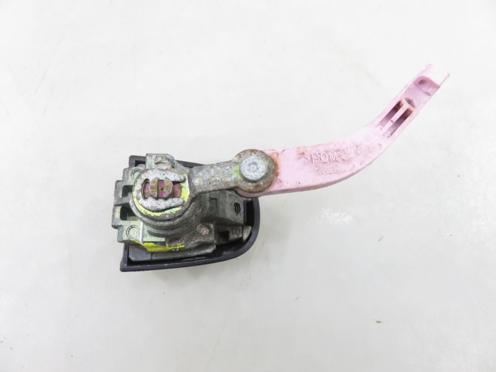 CONTACTEUR D'ALLUMAGE INSERTS TOYOTA RAV 4 II (_A2_) 45020423 8978352040
