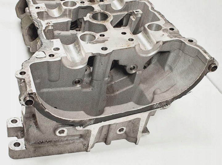 CULASSE MOTEUR GAUCHE MERCEDES W211 W251 3.5 V6