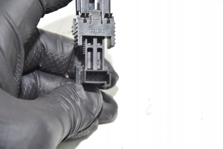 BMW E87 E90 E91 CAPTEUR FEUX STOP 1468896