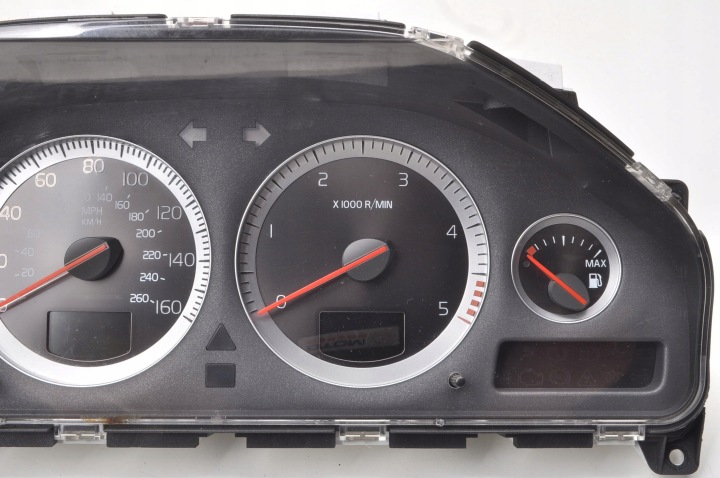 VOLVO XC70 XC90 S60 V70 D5 AUTOMATE COMPTEUR TABLEAU DE BORD 31296343 UK LIFT
