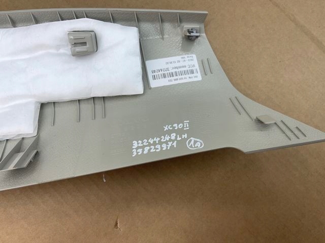 VOLVO XC90 II PROTECTION LATÉRALE SIÈGES ARRIÈRE GAUCHE 39829971 32244248