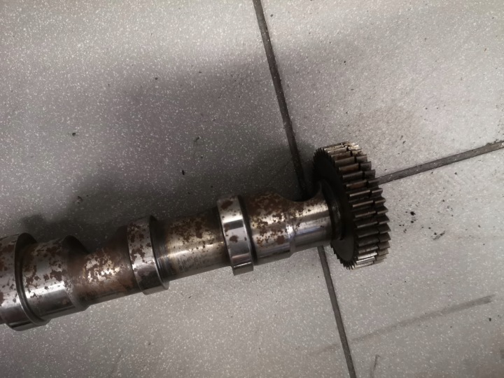 ARBRE À CAMES ADMISSION GAUCHE AUDI A8 D3 4.2 TDI 057109101AQ
