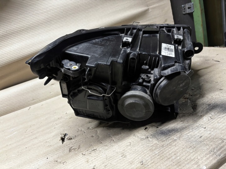 VW TRANSPORTER T6 LIFT RESTYLAGE T6.1 MULTIVAN PHARE GAUCHE ORDINAIRE 7L1941005B EN BON ÉTAT
