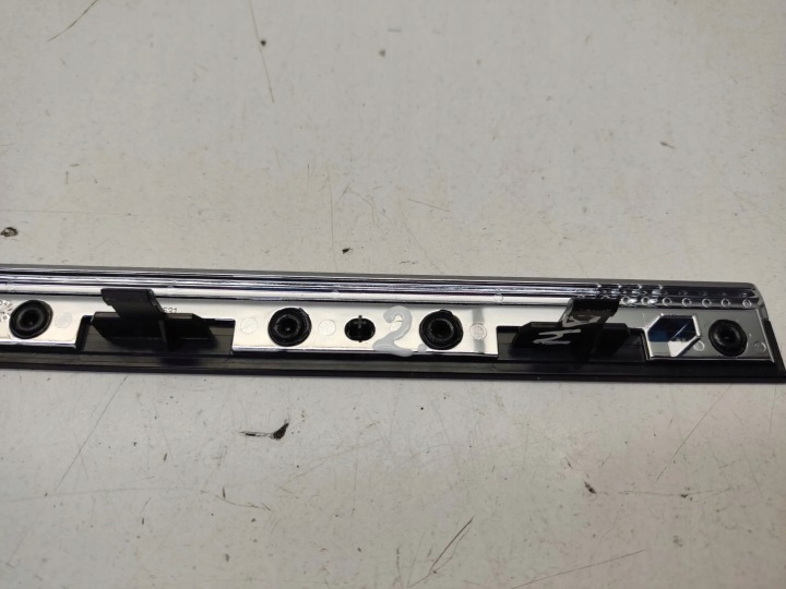 MERCEDES-BENZ C W204 2008 REVÊTEMENT COUVERCLES DE COFFRE AVANT 107223