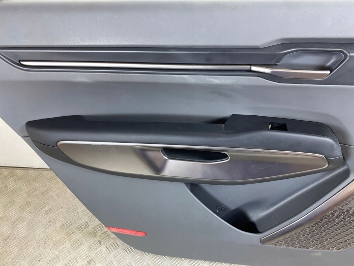 2024 KIA EV9 COLLECTEUR PORTES ARRIÈRE 20231130