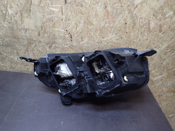 PHARE AVANT GAUCHE CITROEN JUMPY SPACETOURER 16-