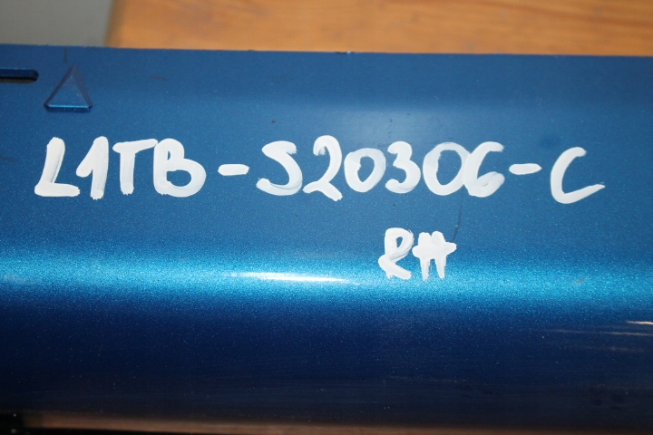 MOULURE PORTES DROITE AVANT ARRIÈRE FORD PUMA MK2 L1TB-S20306-C L1TB-S24902-C