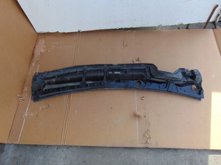 TOYOTA OE 55781-47090 DOUBLURE DE PASSAGE DE ROUE PLASTIQUE