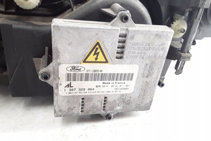 PHARE DROITE AVANT FORD MONDEO III (B5Y) 0301174274 2.2L DIESEL 114KW