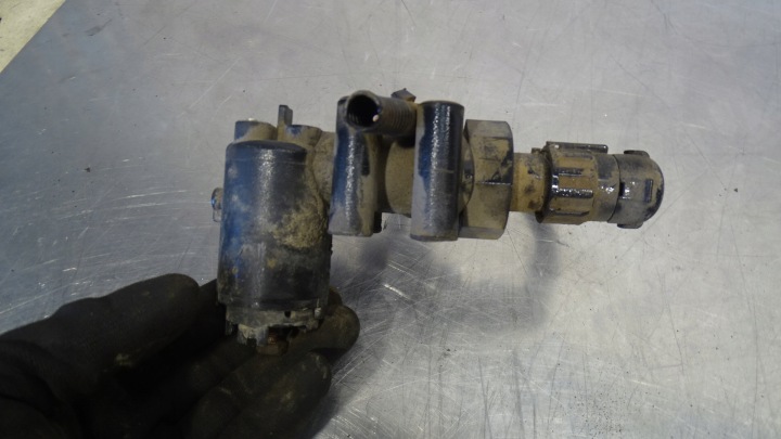 SOUPAPE POZOMUJACY SUSPENSION MAN L2000 LE 12.220
