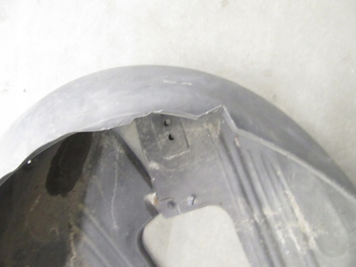PASSAGE DE ROUE GAUCHE ARRIÈRE BMW E65 E66 2001R.- 2004R.