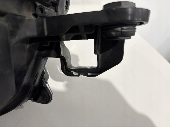 SKODA SCALA 657 PHARE GAUCHE AVANT CRYSTAL LIGHTING 657941015A