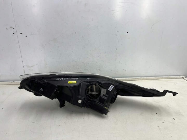PHARE PROJECTEUR FORD FIESTA MK7 LIFT 12-17R DROITE AVANT EUROPE C1BB13W029AD