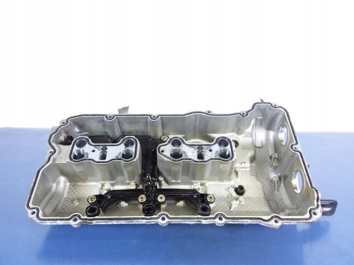 BMW 5 G30 4.4 COUVERCLE DE SOUPAPES DROITE 72342591 N63B44O