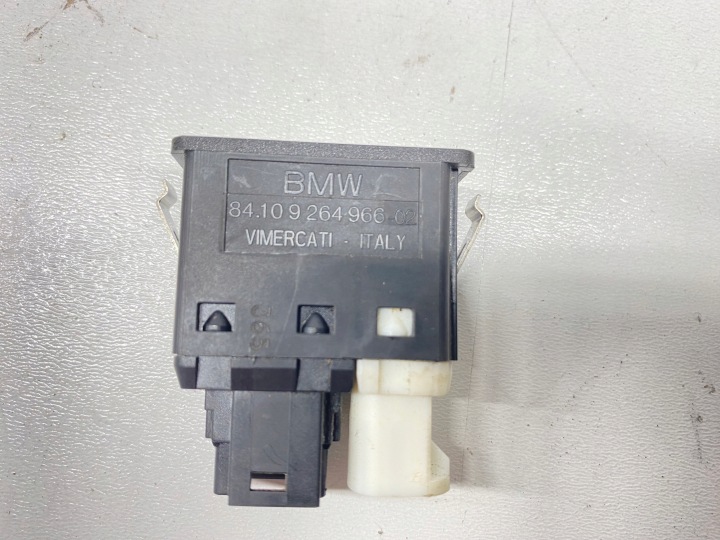 PRISE TRANSMISSION USB RACCORD USB AV-IN MINI COOPER R55 R56 R57 R58 R59 R60 R61