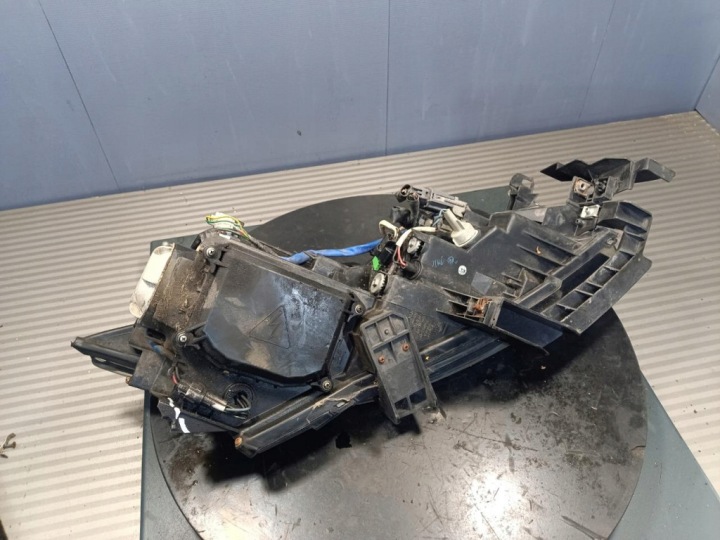 MAZDA 6 GH PROJECTEUR PHARE GAUCHE AVANT XÉNON