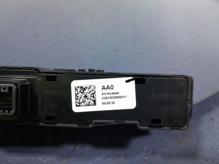 HYUNDAI I30 III LIFT COMMUTATEUR BOUTON MULTIFONCTIONNEL 93770-G4AA0