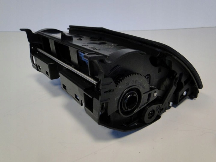 MERCEDES C CLASSE 204 RADIO A2048704590 MONITEUR
