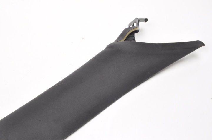 MASERATI QUATTROPORTE VI PROTECTION MONTANTS DROITE 670010333