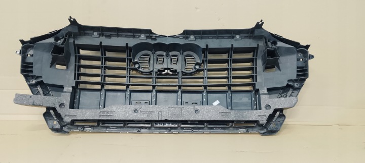 GRILLE CALANDRE AUDI Q3 83A 19-24ROK S-LINE 83A853651B 83A853651C TRÈS EN BON ÉTAT