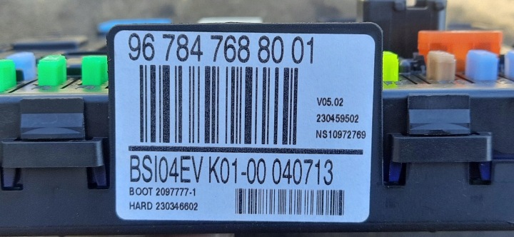 BOÎTE FUSIBLES FUSIBLE PEUGEOT RCZ 967847688001