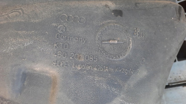 RÉSERVOIR CARBURANTS AUDI A6 C5 2.5TDI 03R 4B0201085