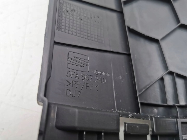 SEAT LEON IV 2021 DROITE CÔTÉ PROTECTION INFÉRIEURE MONTANTS B