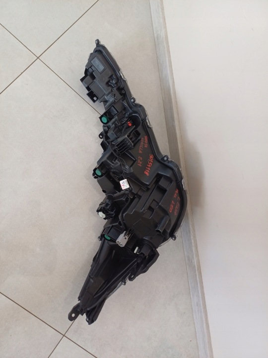 PHARE GAUCHE AVANT AVANT TOYOTA COROLLA E21 XII 81150-02S60 90154118