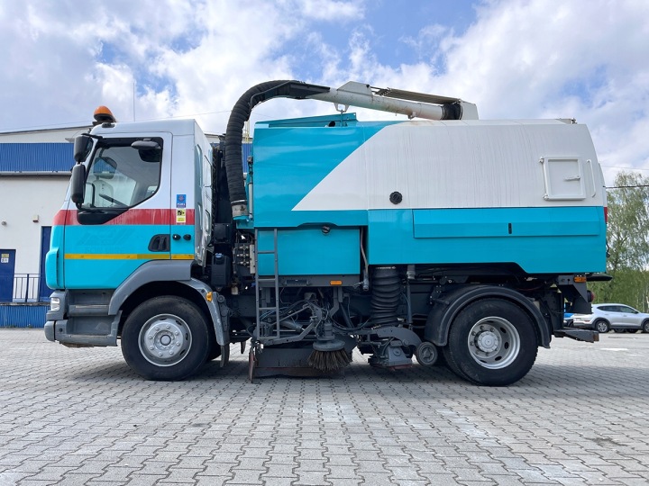 ZAMIATARKA ROUTIÈRE DAF LF55.220 CARROSSERIE JOHNSTON VT650 KOMUNALNY 2011