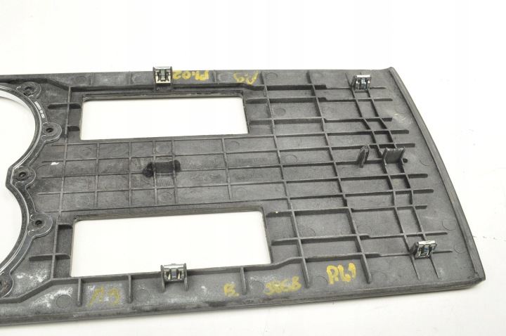 TESLA MODÈLE AVEC MOULURE INTÉRIEURE DÉCOR ACCOUDOIR 1002362-00-C