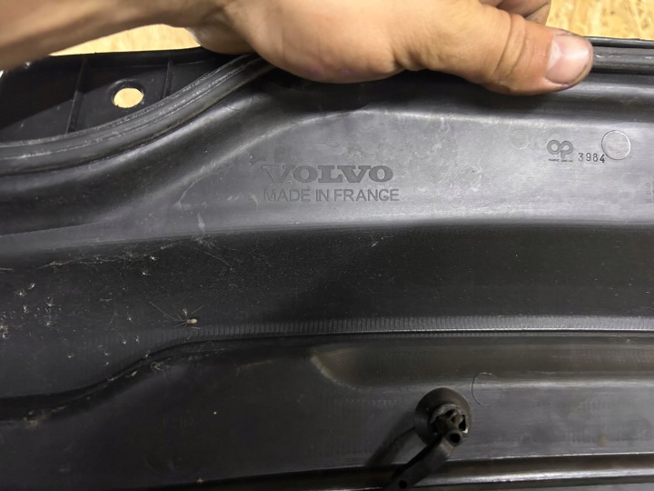 DOUBLURE DE PASSAGE DE ROUE VOLVO V50 LIFT S40 II