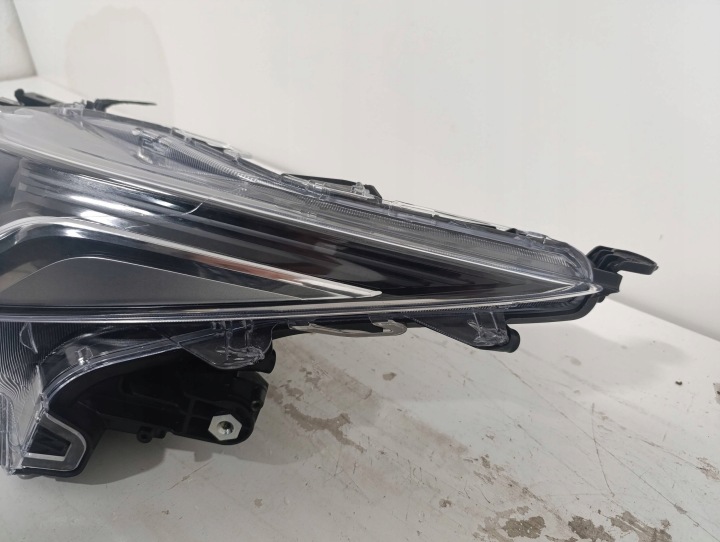 PHARE GAUCHE AVANT TOYOTA COROLLA E21 BERLINE COMPLET LED 18-