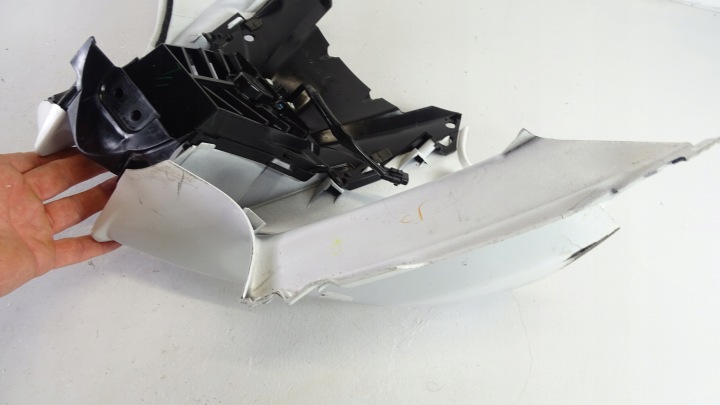 E115 YAMAHA YZF R6RJ15 R6 RJ15 CASQUETTE CALOTTE PROTECTION DÉFLECTEUR D'AIR