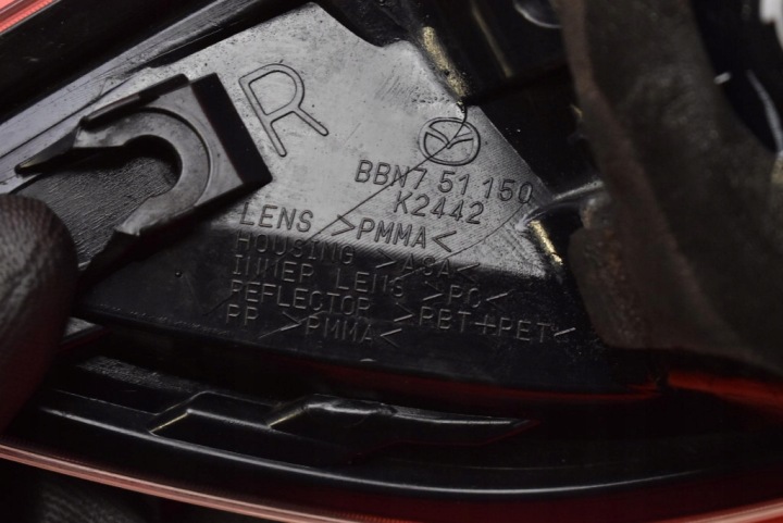 PHARE DROITE ARRIÈRE ARRIÈRE BBN751150 MAZDA 3 2 II BL LIFT 11-13