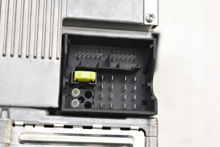 LECTEUR DE CARTE DISQUES NAVIGATION 9138436 BMW E63 03-10