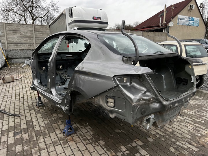 FIAT TIPO II CUARTO ALETA FORRO FARTUCH IZQUIERDO PARTE TRASERA BERLINA 