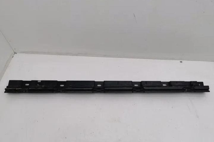 FIXATION SEUIL BMW 5 (F10) 7204021 2.0L DIESEL 135KW 2013