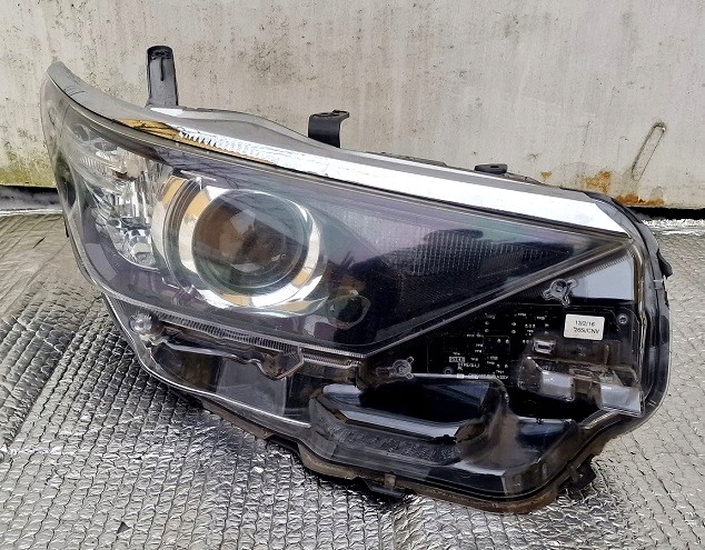 TOYOTA AURIS 2 II LIFT 81110-02K30 15-18 PROJECTEUR DROIT AVANT AVANT LED