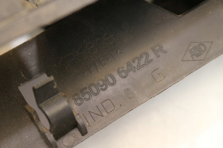 GAUCHE GLISSIÈRE FIXATION PARE-CHOCS DACIA DOKKER STEPWAY 850906422R