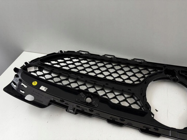 MERCEDES C CLASSE W206 AMG LINE CALANDRE GRILLE DÉMONTAGE A2068882100