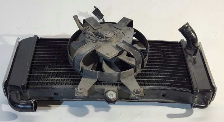 RADIATEUR EAU VENTILATEUR CAPUCHONS 5RT124610000 YAMAHA FAZER FZS 600 98-04R