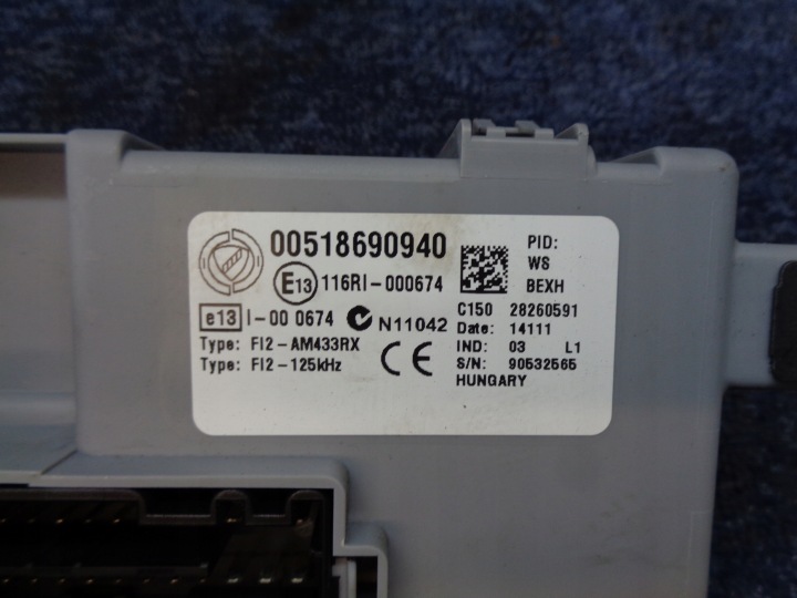 ORDINATEUR CONTRÔLEUR CONTACTEUR D'ALLUMAGE FUSIBLE FIAT PUNTO EVO 1.2 8V MANUEL 51899832