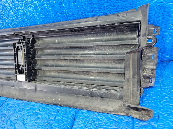 JALOUSIE STORE GUIDE D'AIR VOLKSWAGEN GOLF VII 5G0122321H