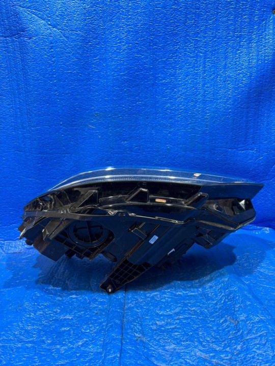 LAMPAPRZOD CÔTÉ DROITE VOLKSWAGEN PASSAT B8 3G1941036Q