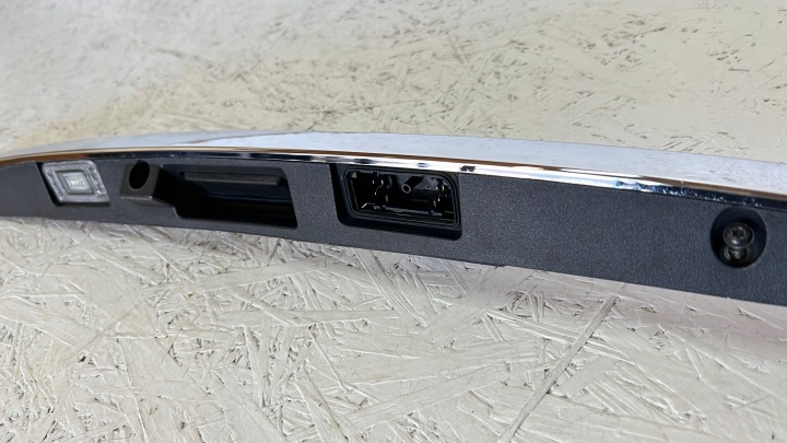 MERCEDES B-KLASA W246 CACHE MOULURE CHROME COUVERCLES DE COFFRE ARRIÈRE A2467406600