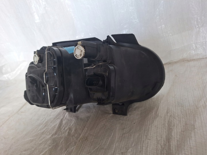 VW GOLF IV PHARE RZEDNIA GAUCHE PROJECTEUR 1J1941015B