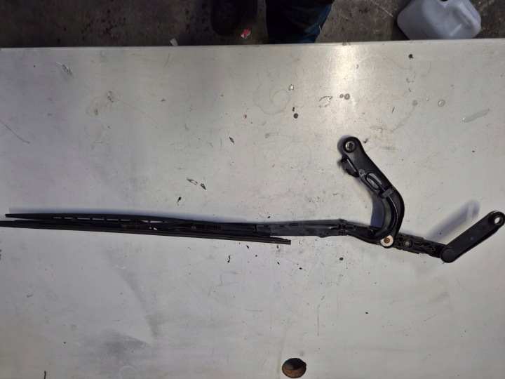 BMW E65 BRAS BRAS ESSUIE-GLACES ESSUIE-GLACES DROIT DROITE AVANT