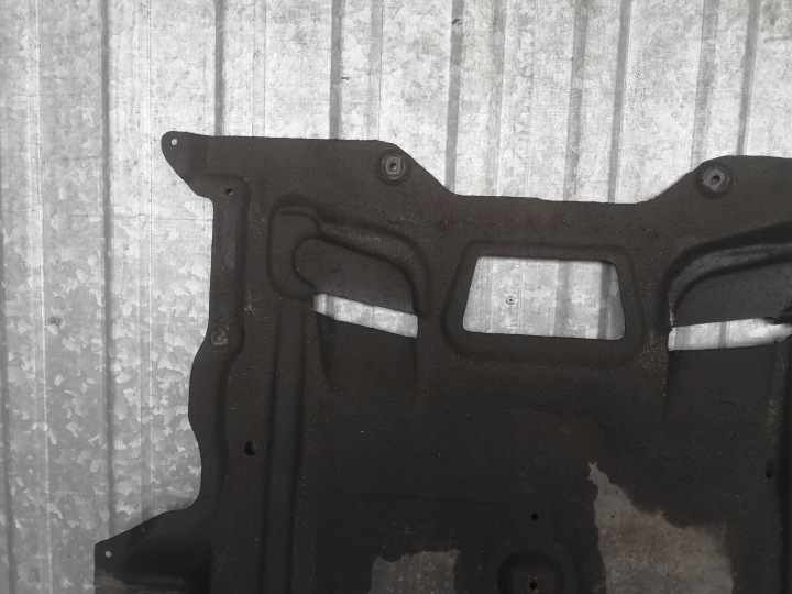 PROTECTION CHÂSSIS GAUCHE BMW E53 8408767