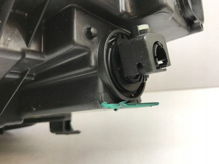 REFLKTOR DROIT PHARE DROITE AVANT FORD KUGA MK3 LV4B-13E014-FH