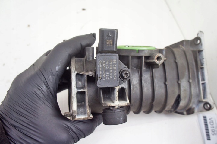 VD194 AUDI A4 B9 3.0 TDI TUYAU CONDUIT D'AIR COLLECTEURS 059145762BJ 0281006564